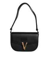 Bolsa de ombro transversal com logotipo em couro de bezerro granulado preto Versace